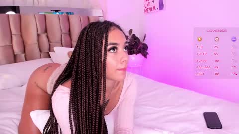 Snapshot of pretty_pettite chatting on February 2025 12:19:01 AM pretty_pettite online show from February 2025 12:19:01 AM