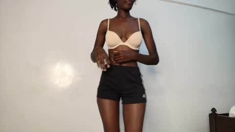 pretty_sexxxy online show from April 2026 11:59:01 AM