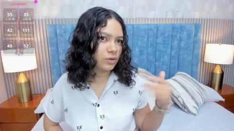 Snapshot of pretty_sunlight_ chatting on October 2025 02:06:02 AM Daisy Flower online show from October 2025 02:06:02 AM