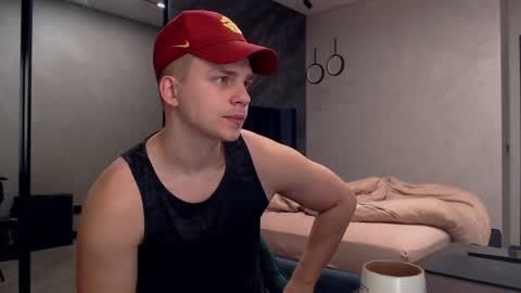 Snapshot of pretty_sweety chatting on January 2025 01:41:02 AM Justin online show from January 2025 01:41:02 AM