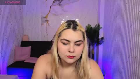 pretty_tay online show from April 2026 11:50:02 AM