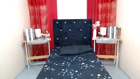 prettyakhira online show from November 2025 05:15:02 PM