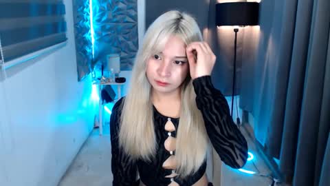 prettyallison_29 online show from February 2025 01:35:02 AM