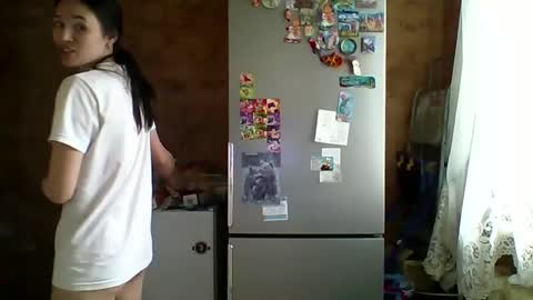 Snapshot of prettybella_7 chatting on June 2026 10:48:02 AM Bella online show from June 2026 10:48:02 AM