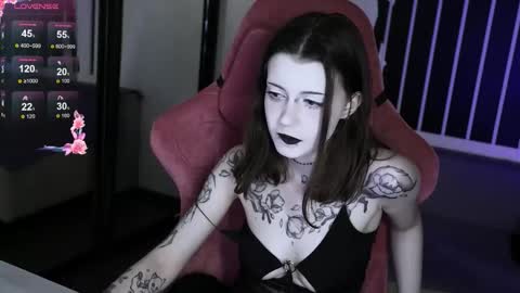 Violet online show from October 2025 08:53:02 PM