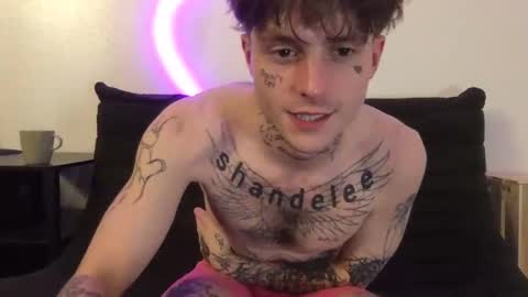 pretty boy online show from November 2025 02:34:02 AM