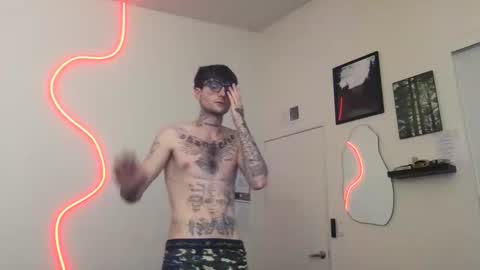 pretty boy online show from December 2025 02:19:02 AM