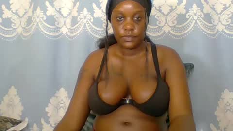 Snapshot of prettydarkskin002 chatting on July 2026 01:46:02 AM SHANIA online show from July 2026 01:46:02 AM