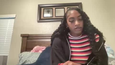 prettyfacefemale online show from April 2026 10:43:02 PM