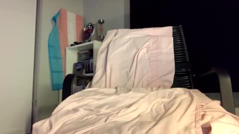 Pretty or Flacka  online show from April 2026 08:50:01 AM