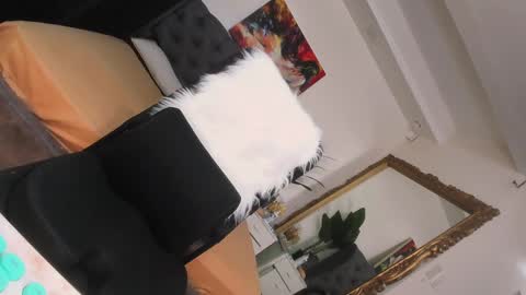 Snapshot of prettyjuliax chatting on December 2024 09:20:02 PM prettyjuliax online show from December 2024 09:20:02 PM