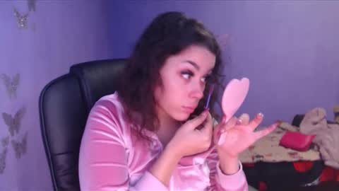 prettyjulliette online show from January 2025 02:02:02 PM