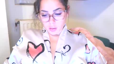 prettyjulliette online show from October 2025 01:09:02 AM