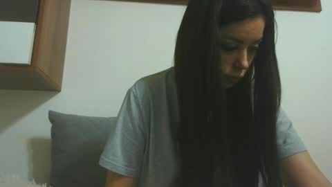 prettyjulliette online show from April 2026 05:22:02 PM