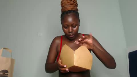 Lizzy online show from February 2025 08:33:01 AM