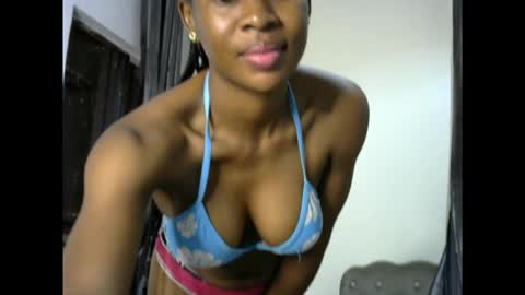 Snapshot of prettylove5 chatting on September 2025 05:22:02 AM evelyn online show from September 2025 05:22:02 AM