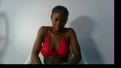 Snapshot of prettylove5 chatting on October 2025 06:34:01 AM evelyn online show from October 2025 06:34:01 AM