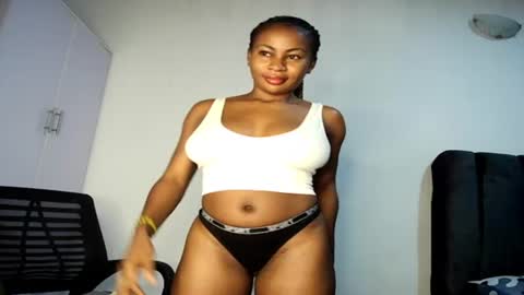 Snapshot of prettylove5 chatting on June 2026 08:57:01 AM evelyn online show from June 2026 08:57:01 AM
