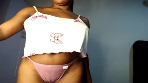 Snapshot of prettylove5 chatting on June 2026 07:10:01 AM evelyn online show from June 2026 07:10:01 AM