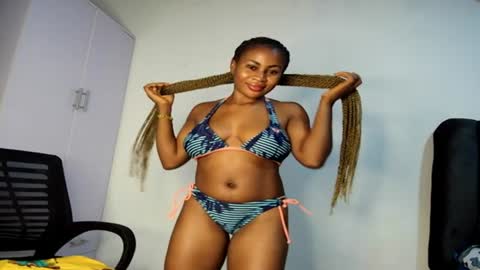 Snapshot of prettylove5 chatting on June 2026 09:05:02 PM evelyn online show from June 2026 09:05:02 PM