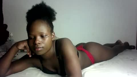 Snapshot of prettymelly_ chatting on February 2025 12:19:01 AM Melly online show from February 2025 12:19:01 AM