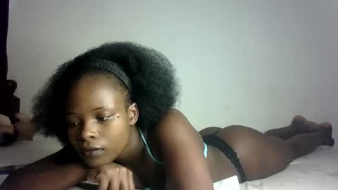 Snapshot of prettymelly_ chatting on February 2025 06:19:01 AM Melly online show from February 2025 06:19:01 AM