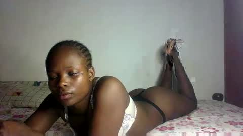 Snapshot of prettymelly_ chatting on February 2025 02:01:02 AM Melly online show from February 2025 02:01:02 AM