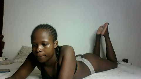 Snapshot of prettymelly_ chatting on February 2025 02:36:02 AM Melly online show from February 2025 02:36:02 AM