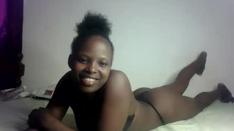 Snapshot of prettymelly_ chatting on February 2025 01:14:01 PM Melly online show from February 2025 01:14:01 PM