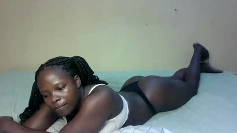 Snapshot of prettymelly_ chatting on September 2025 01:38:01 AM Melly online show from September 2025 01:38:01 AM