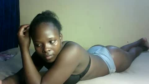 Snapshot of prettymelly_ chatting on September 2025 06:13:01 PM Melly online show from September 2025 06:13:01 PM