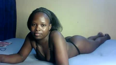 Snapshot of prettymelly_ chatting on October 2025 07:00:01 PM Melly online show from October 2025 07:00:01 PM