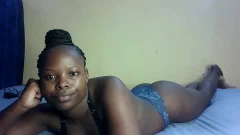 Snapshot of prettymelly_ chatting on October 2025 12:24:02 PM Melly online show from October 2025 12:24:02 PM