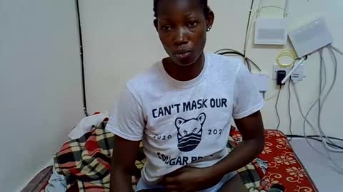 Pretty Queen online show from November 2025 12:27:02 PM