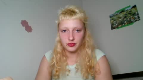 Dahlia online show from December 2024 12:41:01 AM