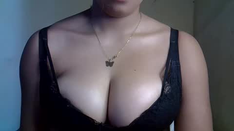 prettyy01 online show from June 2026 07:36:01 AM