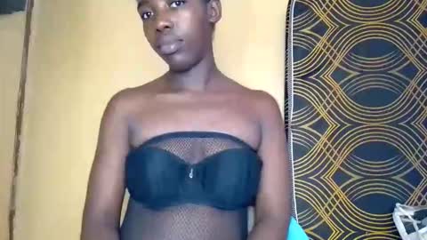 prettyzuzu online show from November 2025 08:03:01 AM