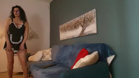 prima_dona online show from April 2026 04:15:01 AM