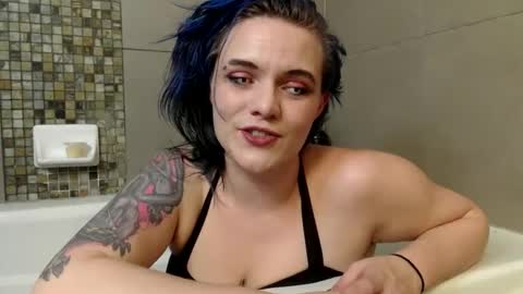 Snapshot of primaldelilah chatting on December 2024 04:46:01 AM PrimalDelilah online show from December 2024 04:46:01 AM