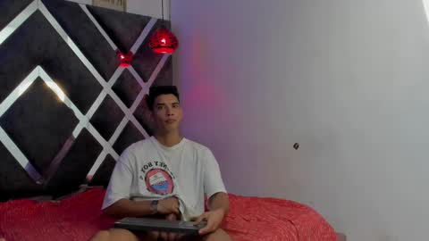 prince_arthur77 online show from January 2025 04:06:01 PM