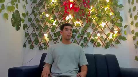 prince_arthur77 online show from January 2025 12:53:02 PM