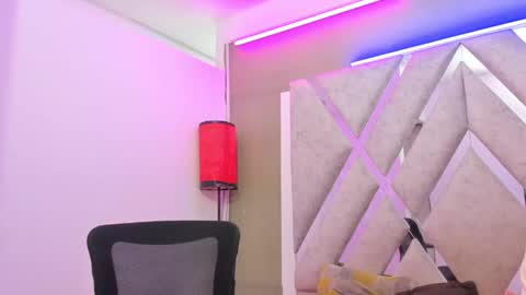 prince_arthur77 online show from January 2025 12:58:02 PM