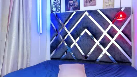 prince_arthur77 online show from January 2025 12:53:01 PM