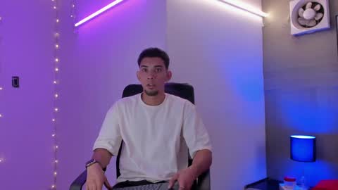 prince_arthur77 online show from January 2025 12:39:02 PM