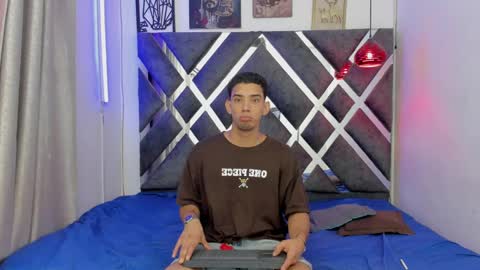 prince_arthur77 online show from February 2025 12:49:01 PM