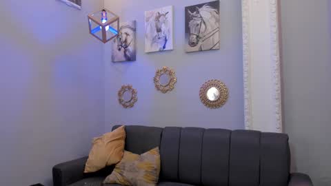 prince_arthur77 online show from February 2025 12:44:02 PM