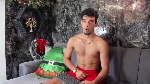 prince_arthur77 online show from November 2025 02:50:01 PM