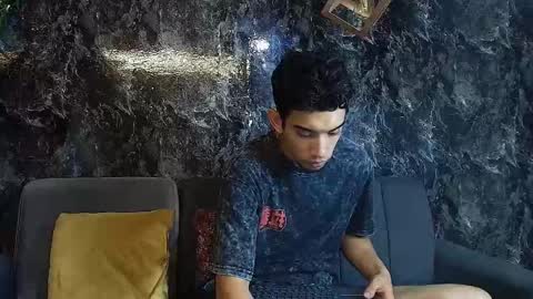 prince_arthur77 online show from January 2026 01:37:02 PM