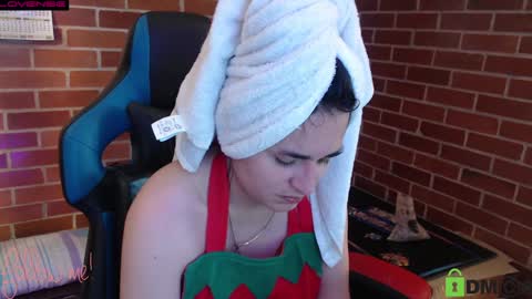 Snapshot of princesa_leia_zathur chatting on January 2025 03:16:01 PM Leia online show from January 2025 03:16:01 PM