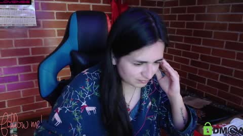 Snapshot of princesa_leia_zathur chatting on January 2025 03:19:01 PM Leia online show from January 2025 03:19:01 PM